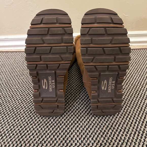 Skechers Winter Boots with Fur Lining and Toggle Closures Tan Size 10 - Picture 5 of 6